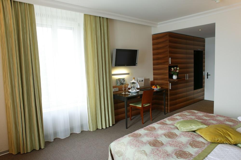 Seehotel Waldstaetterhof Swiss Quality Brunnen Bagian luar foto