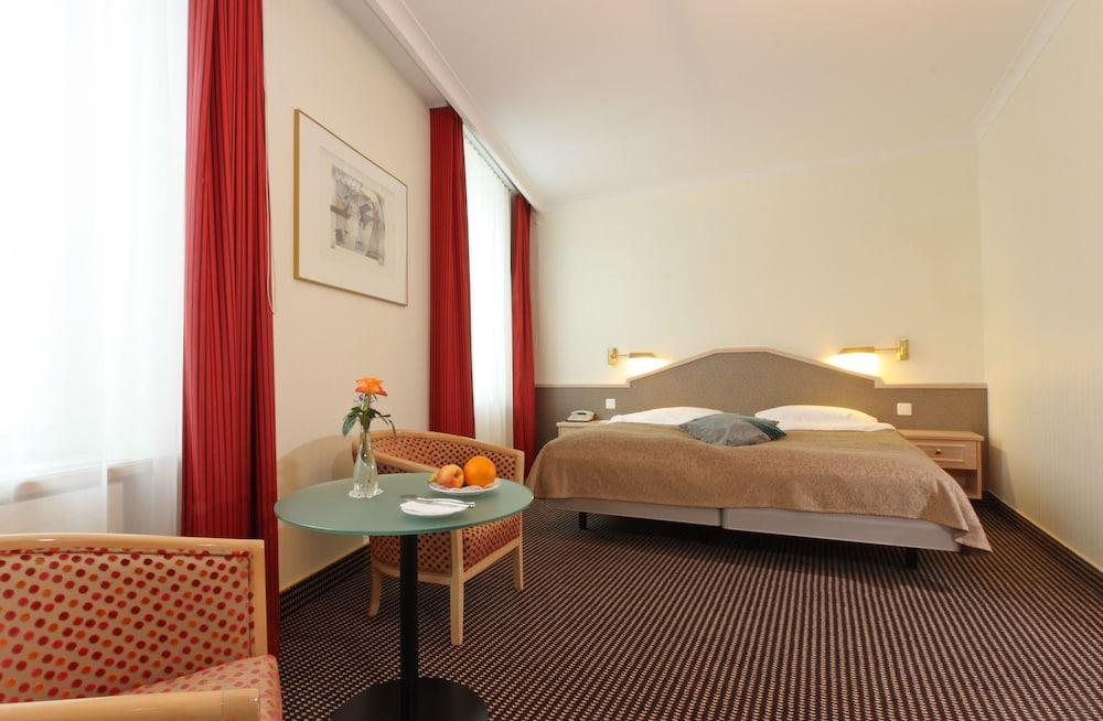 Seehotel Waldstaetterhof Swiss Quality Brunnen Bagian luar foto